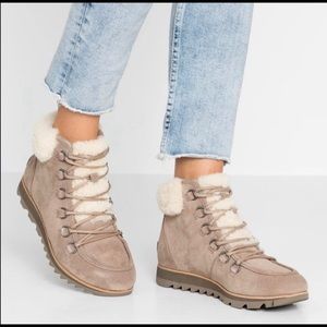 🆕 Sorel Harlow Lace Cozy Winter Boots